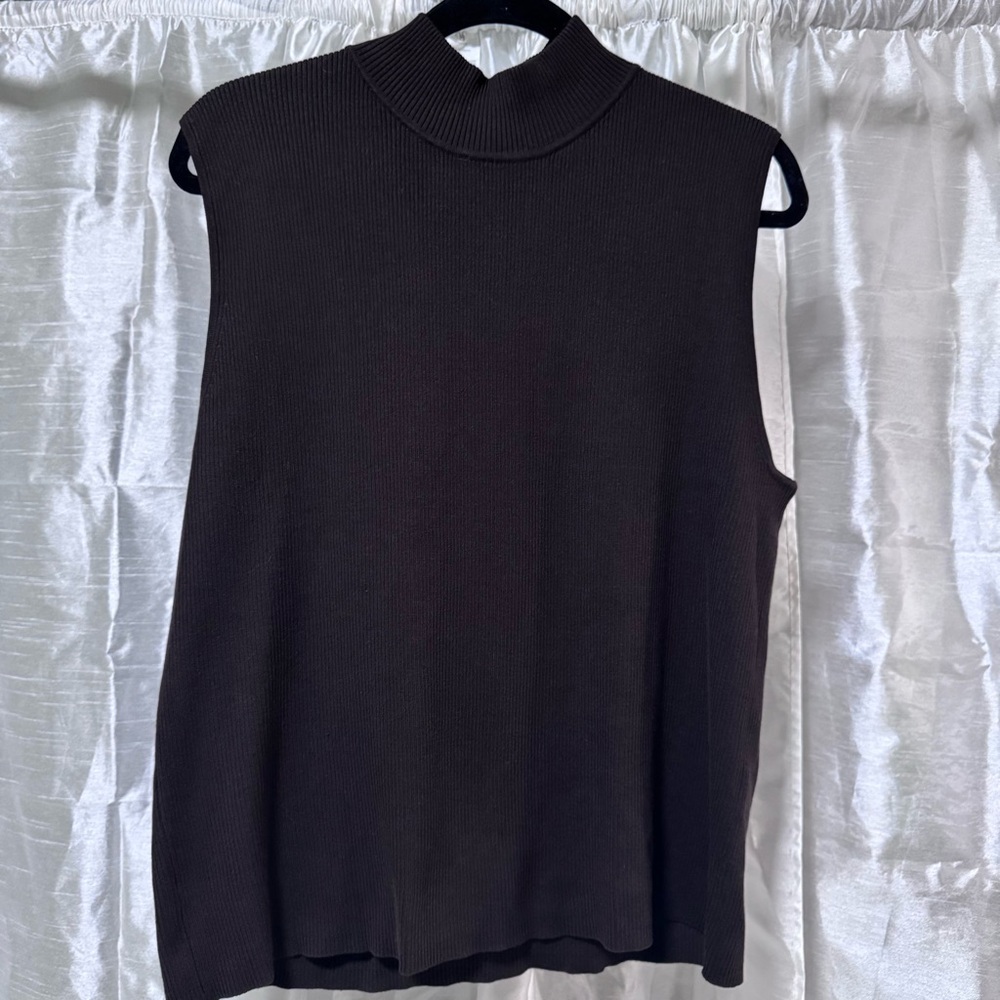 Isabel & Nina Dark Brown Sleeveless Turtleneck Sweater